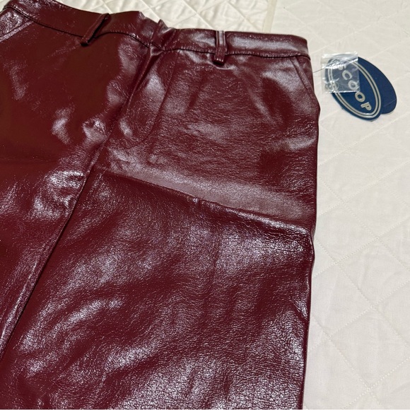 Elegant Burgundy Faux Leather Skirt - Picture 4 of 12